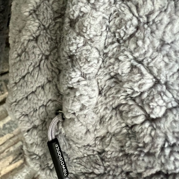 New Balance Gray Teddy Jacket Soft Quilted Design - Picture 7 of 13